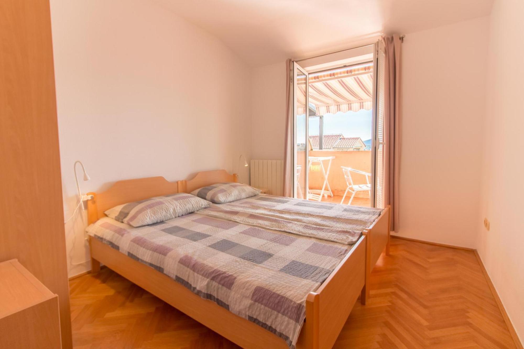 Malinska - Apartment Glavas Ngoại thất bức ảnh