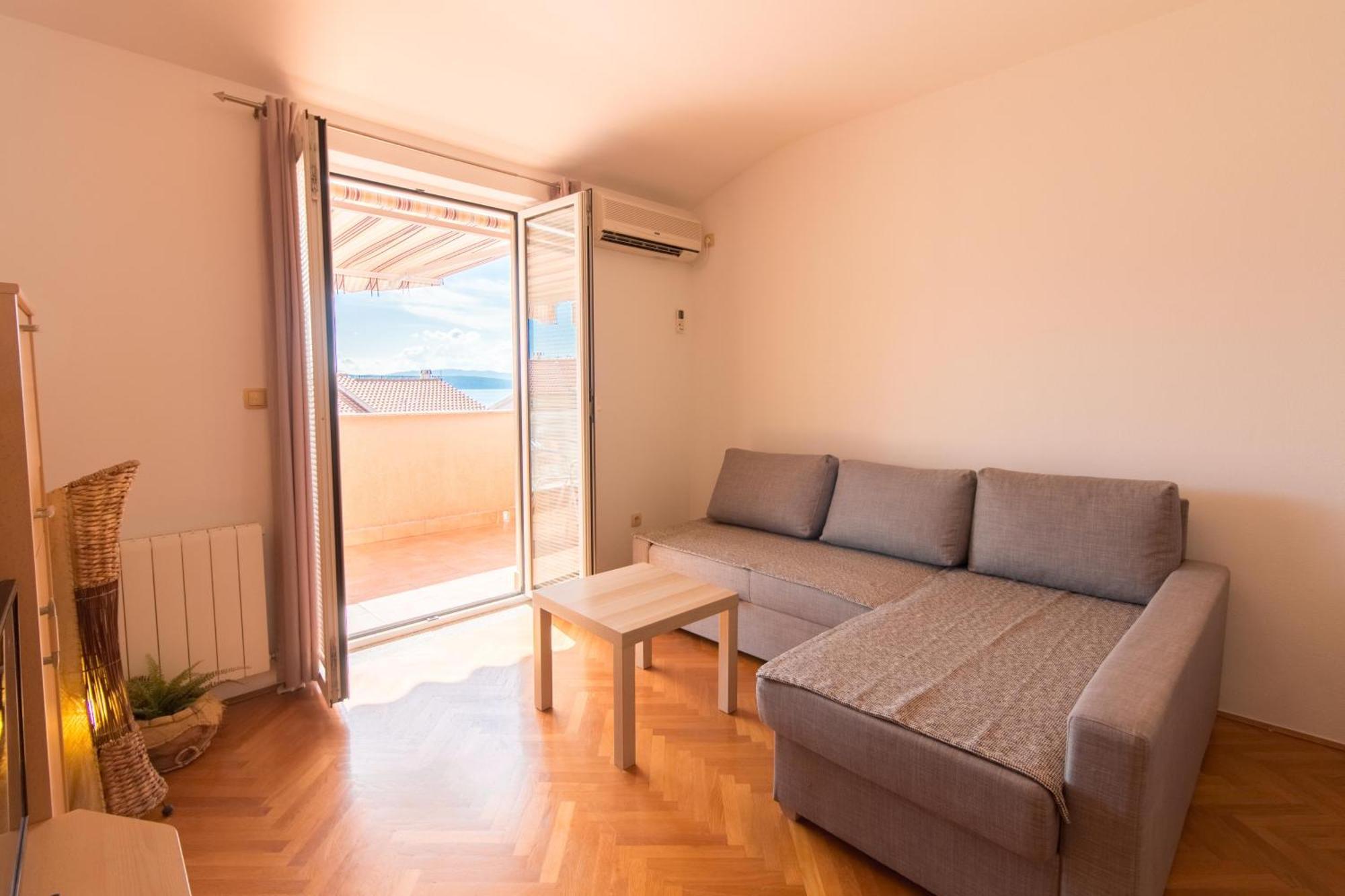 Malinska - Apartment Glavas Ngoại thất bức ảnh