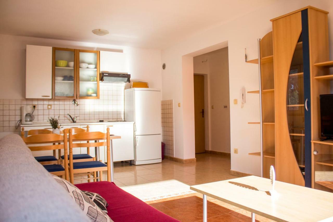 Malinska - Apartment Glavas Ngoại thất bức ảnh